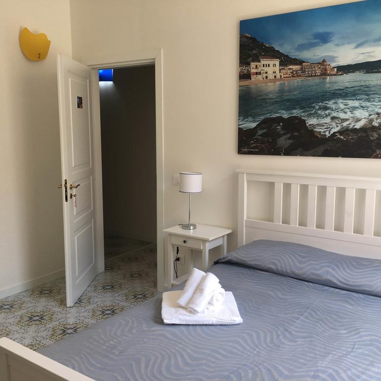 Bed and Breakfast L'Infinito Salerno Exterior foto